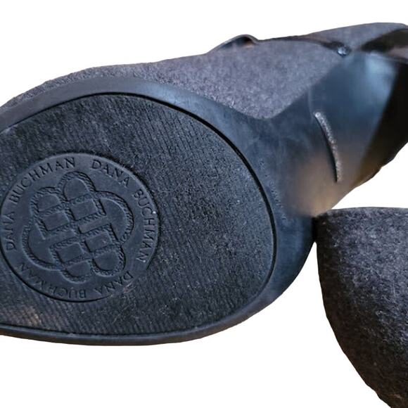 Dana Buchman- Gray heels- size 9 - Picture 8 of 9